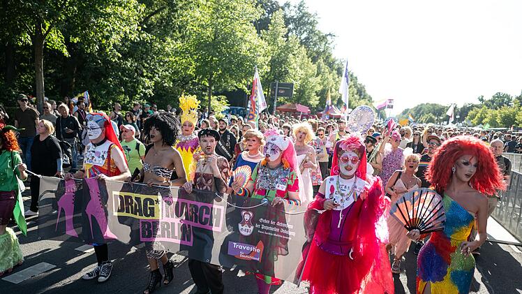 Drag* March vor dem CSD
