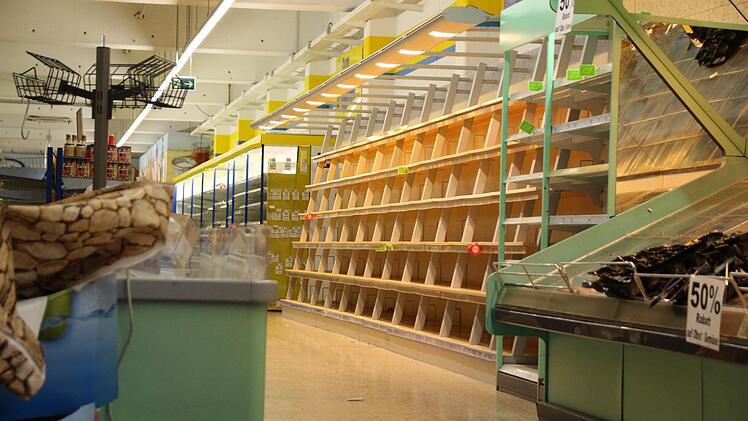 Das alte E-Center in Höchstadt. Am Dienstag eröffnet Edeka neu. Foto: Christian Bauriedel
