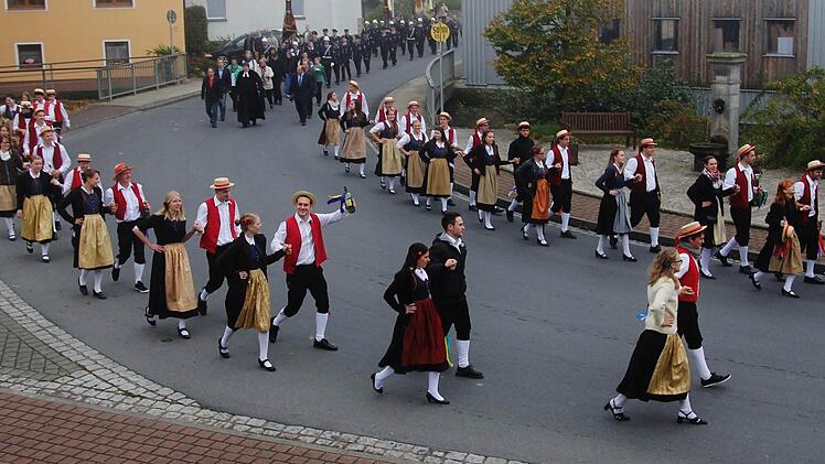 24 Plopaare feierten dieses Jahr mit vielen Besuchern die Kirmes in Geroda. Foto: Kirmesgesellschaft Geroda