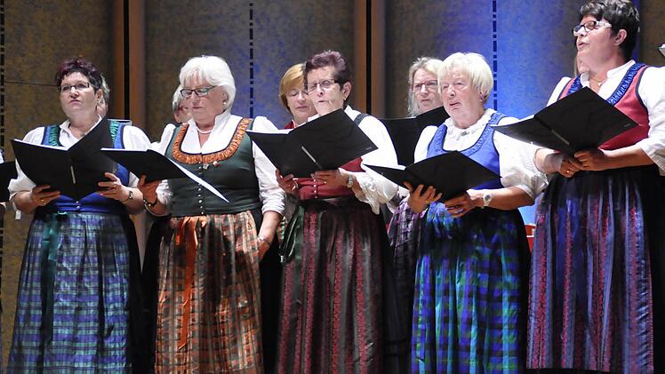 Vom Main kommt die "Singgruppe Urspringen".  Foto: Peter Klopf