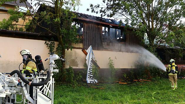 Bei Lichtenfels ereignete sich am Dienstagnachmittag ein großer Feuerwehreinsatz. Foto: Markus Drossel