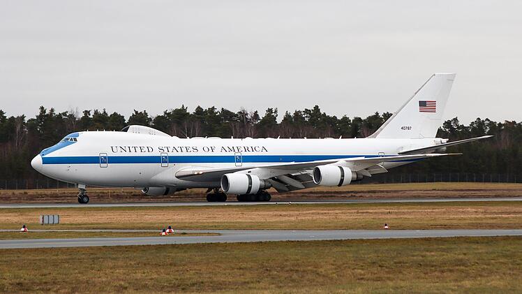 Flughafen Nürnberg: US Air Force landet für mehrere Stunden - wen die Boeing 747 transportierte