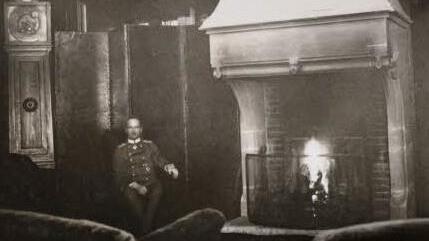 Carl Eduard, ca. 1922. Das Motiv ist auf dem Umschlag des Buches zu sehen. Foto: Hausarchiv der Stiftung Sachsen-Coburg und Gotha