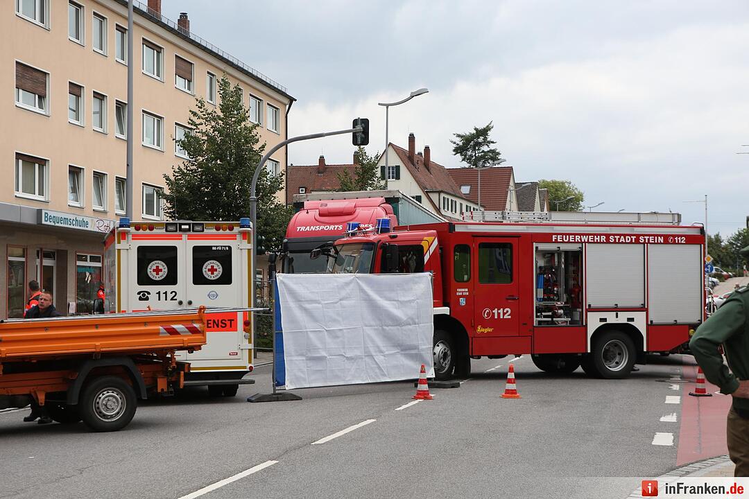 Seniorin von Lkw erfasst und ueberrollt - Ortsdurchfahrt von Stein komplett gesperrt