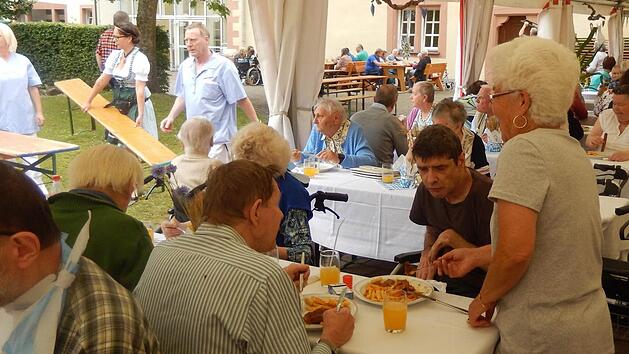 Viel los war beim Sommerfest Schloss R&ouml;mershag. Foto: Privat