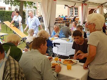 Viel los war beim Sommerfest Schloss R&ouml;mershag. Foto: Privat