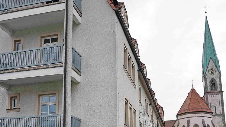 Der Gebäudetrakt links im Bild wird abgerissen. Ein Neubau soll unter anderem eine Küche und Räume für Wohngruppen beherbergen.