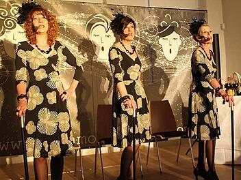 Die "Glamouretten" begeisterten das Lichtenfelser Publikum mit Glamour, Witz und bekannten Evergreens. Foto: Gerda Völk