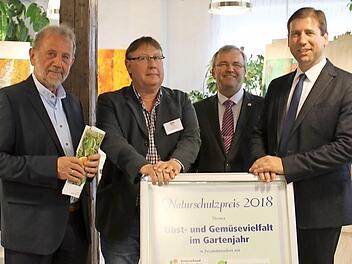 Reinhardt Glauber, Hans Schilling, Rainer Lang und Hermann Ulm (v. l.) bei der Startveranstaltung zum Naturschutzpreis Foto: Carmen Schwind