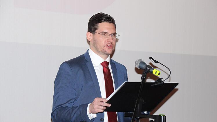 Die Coburger SPD kürte ihren OB-Kandidaten: Hier Dominik Sauerteig bei seiner NominierungsredeOliver Schmidt