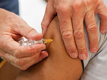Polio: So infiziert man sich mit der hochansteckenden Kinderlähmung