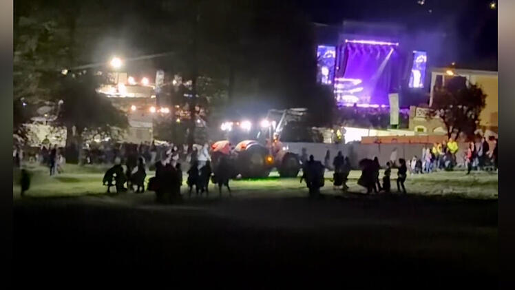 Bad Kissingen: Polizei &auml;u&szlig;ert sich zu Traktor-Vorfall bei Wincent-Weiss-Konzert
