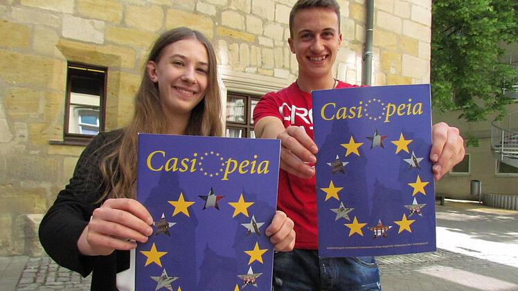 Die Redaktion der Schülerzeitung "Casiopeia" des Casimirianumswidmete eine ganze Ausgabe dem Thema Europa.Foto: Helke Renner