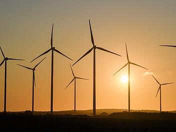 Planung, Genehmigung und Bau der umstrittenen Stromtrasse SuedLink sollen künftig zentral von Würzburg aus gesteuert werden.  Pleul, dpa