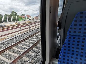Bahnausbau, Bauarbeiten, Gleisarbeiten, Bahnstrecke gesperrt, Zugverkehr, Schienenersatzverkehr, Sperrung