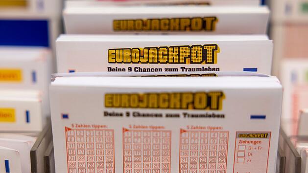 Bayerischer Eurojackpot-Million&auml;r gefunden - will sich "Leben hie und da vers&uuml;&szlig;en"