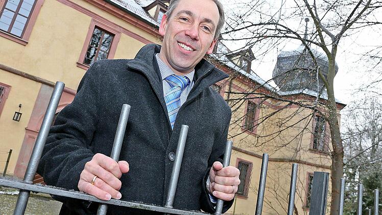 Alexander Tritthart vor dem Weisendorfer Schloss Fotos: Matthias Hoch