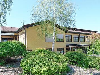 Die Igensdorfer Lindelberghalle muss saniert werden.  Foto: Petra Malbrich