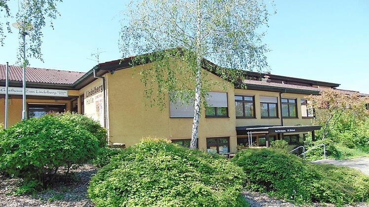 Die Igensdorfer Lindelberghalle muss saniert werden.  Foto: Petra Malbrich