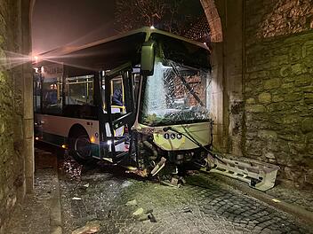 Schwerverletzter bei Bus-Unfall im Kreis Würzburg