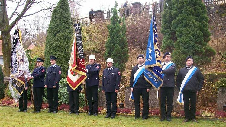 Es befindet sich bei der Kirche St. Josef.