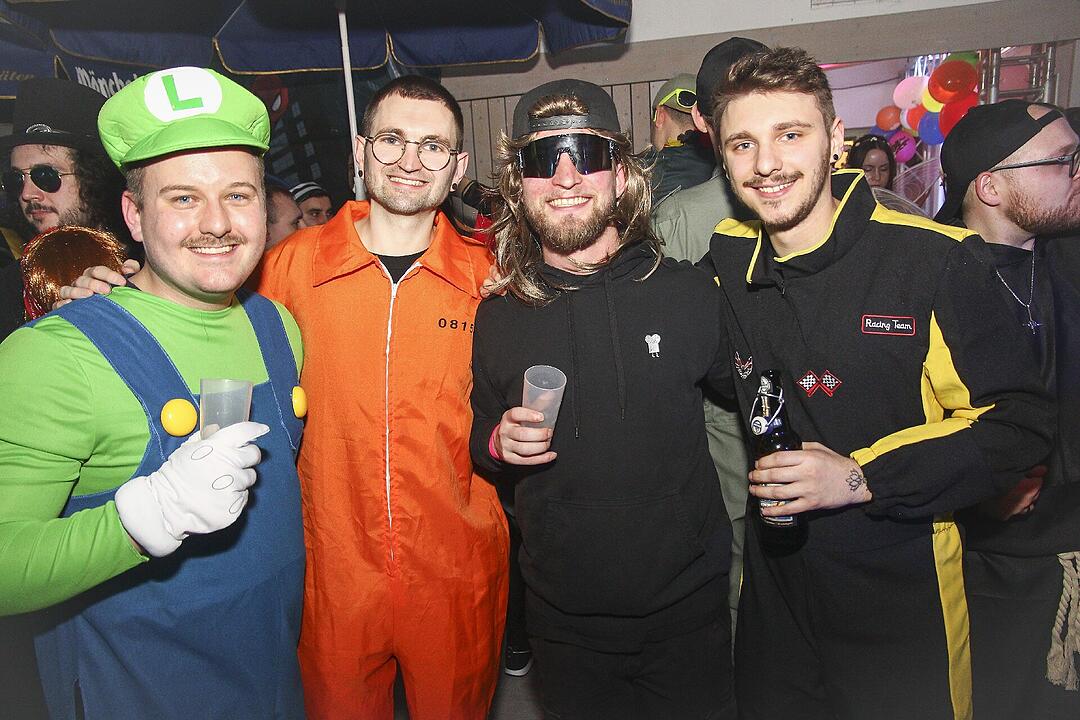 Super Stimmung beim Blütenfasching