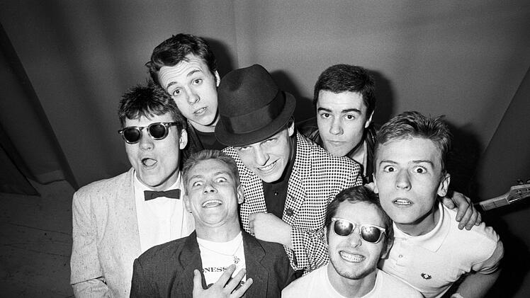Die Band Madness brachte den Ska Anfang der 80-er auch in deutsche Wohnzimmer. In Großbritannien ist die Band aus der Arbeiterklasse indes eine nationale Institution, die sogar zum Thronjubiläum der Queen auf dem Dach des Buckingham Palace aufspielte.