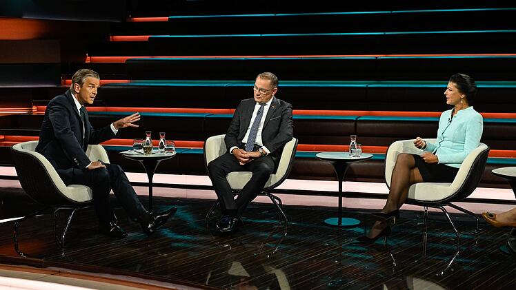 Markus Lanz (links) stritt im ZDF-Talk mit Tino Chrupalla und Sahra Wagenknecht.