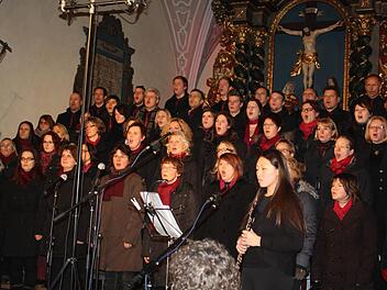 Die Sänger von "Choralle" berührten die Zuhörer beim Weihnachtskonzert.  Foto: Sonja Werner