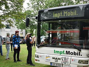 Schon seit Wochen sind Impfmobile im Landkreis unterwegs, wie hier im August in Haarbrücken. Zuletzt explodierte aber die Nachfrage.
