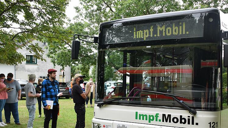 Schon seit Wochen sind Impfmobile im Landkreis unterwegs, wie hier im August in Haarbrücken. Zuletzt explodierte aber die Nachfrage.
