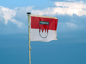 Debatte &uuml;ber neue Strophe f&uuml;rs Frankenlied