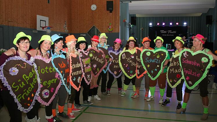 Herzig: die gesamte Belegschaft eines Wachenrother Geschäfts Foto: Evi Seeger