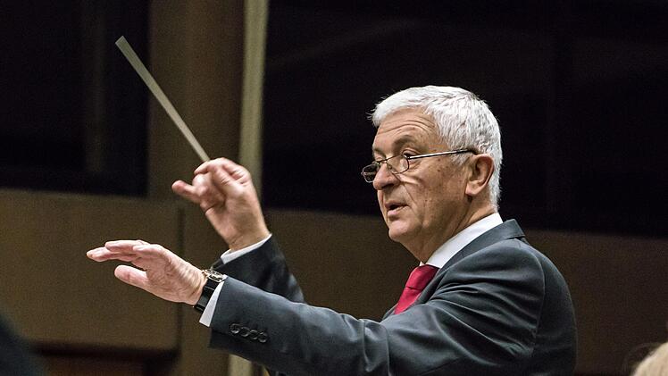 Impressionen vom Neujahrskonzert mit dem Musizierkreis Neustadt unter der Leitung von Norbert Luche.Foto: Jochen Berger