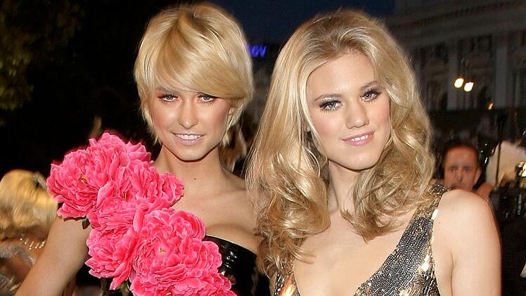 Larissa Marolt (rechts, mit Lena Gercke)  wurde in Deutschland als Model-Kandidatin in Germany's Next Topmodel" bekannt, doch ihre Leidenschaft sei schon immer die Schauspielerei gewesen, sagt sie.