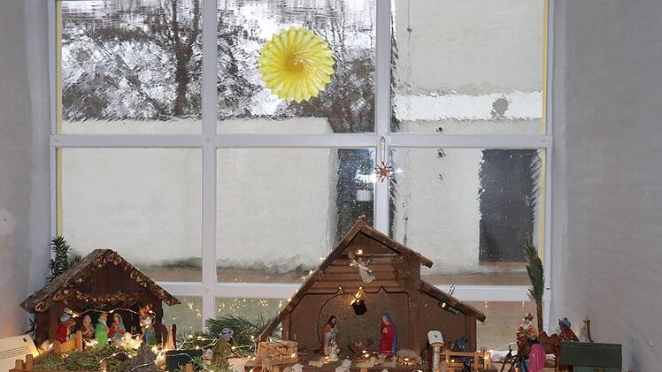 Einige Mitglieder der Kirchengemeinde haben ihre Krippe als Leihgabe zur Verfügung gestellt.   Foto: Johanna Blum