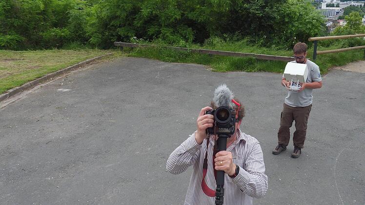 Jetzt hat die Drohnen-Kamera Fotograf Ronald Rinklef im Visier. Foto: Ingo Bär