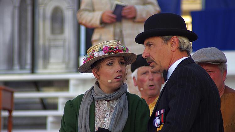 Szenen aus dem Musical "My Fair Lady" im Luitpoldbad in Bad Kissingen. Foto: Klaus Werner