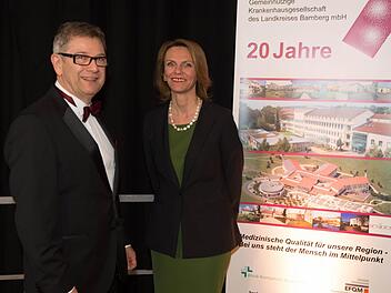Mit einem Festakt wurde das 20-jährige Bestehen der Krankenhausgesellschaft gefeiert, Geschäftsführer Manfred Fischer verabschiedet und Monika Röther als seine Nachfolgerin eingeführt. Foto: Ronald Rinklef