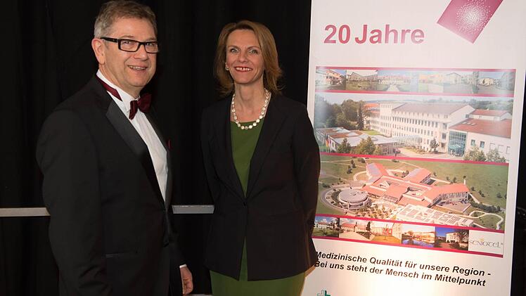 Mit einem Festakt wurde das 20-jährige Bestehen der Krankenhausgesellschaft gefeiert, Geschäftsführer Manfred Fischer verabschiedet und Monika Röther als seine Nachfolgerin eingeführt. Foto: Ronald Rinklef
