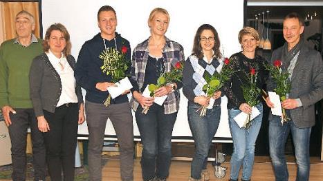 Bei der Hauptversammlung der LG Ludwigschorgast wurden sechs Athleten geehrt. Im Bild (von links): zweiter Vorsitzender Frieder Krumsdorf, Bürgermeisterin Doris Leithner-Bisani, Michael Fromm, Sabine Preuß-Filetti, Sina Schubert, Susanne Schuber, Michael Kraus. Foto: privat