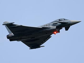 Eurofighter bei Übungsflug am Luftwaffenstützpunkt Nörvenich
