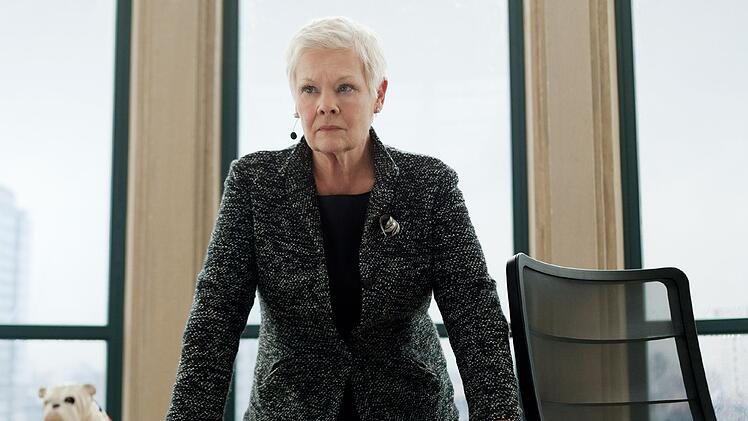 M (Judi Dench) befindet sich in Gefahr.