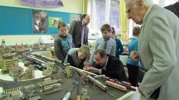 Sein Wunsch geht in Erfüllung: Horst Zabinski (rechts) wollte, dass die Anlage zusammenbleibt, dass es Zukunft hat. Fotos: Monika Schütz