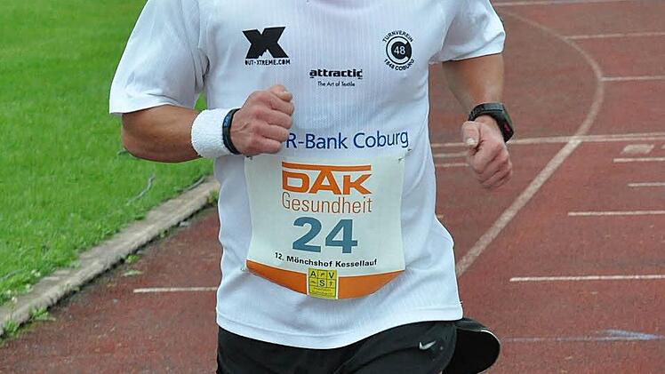 Sieger des Rundschau-Cups: Alexander Finsel beim Zieleinlauf.