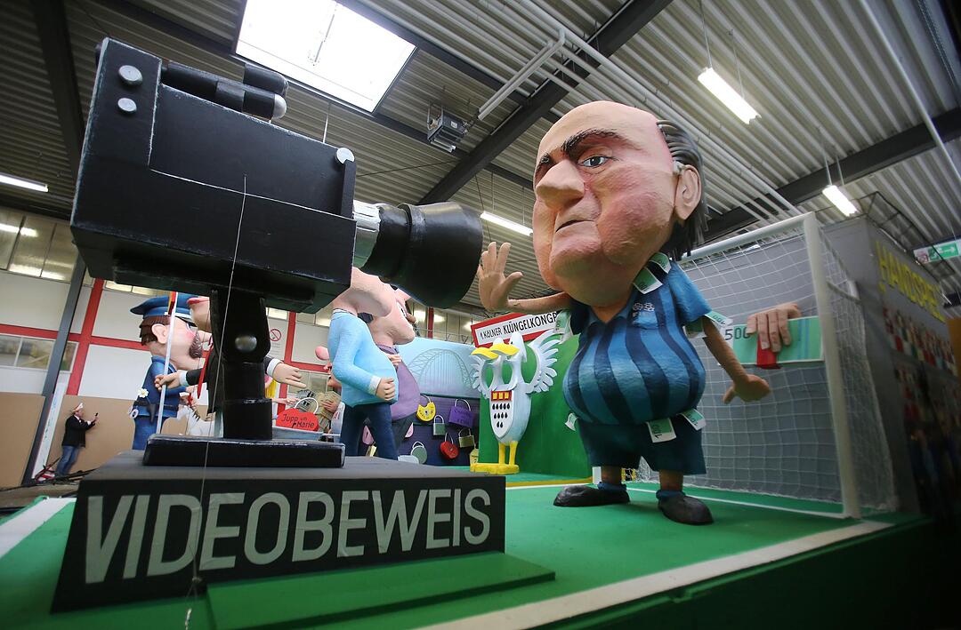 Motivwagen für Kölner Rosenmontagszug