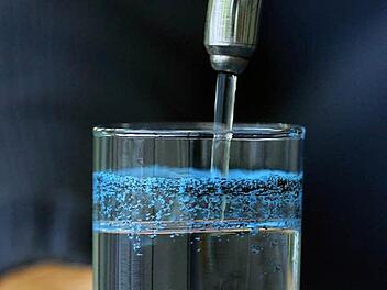 Der Wasserpreis in Michelau wird zunächst nicht steigen.  Foto: Patrick Seeger, dpa