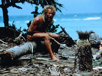 Zwei Rollen, zwei Stars: In "Cast Away - Verschollen" findet die auf einer einsamen Insel gestrandete Hauptfigur (Tom Hanks) in einem Volleyball einen Freund. "Gespielt" wurde Letzterer von einem Sonderexemplar der Marke Wilson.