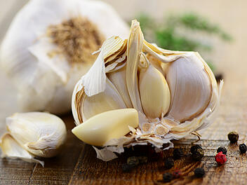 Knoblauch, Knoblauchzehe, Knolle