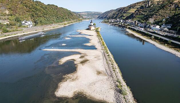 Extremes Niedrigwasser auf dem Rhein